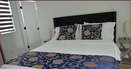 Dimond Abode; Modern Family Vacation Rental in Oakland | Steps from Markets & Cafés