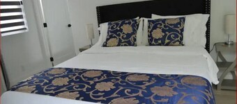 Dimond Abode; Modern Family Vacation Rental in Oakland | Steps from Markets & Cafés