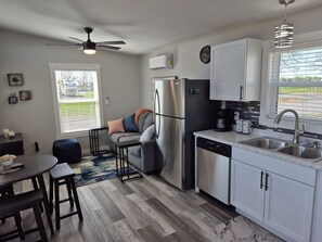 Fridge, stovetop, dishwasher, toaster