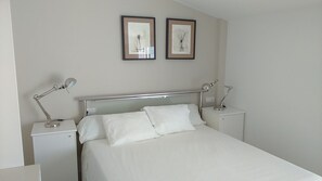 Iron/ironing board, travel cot, free WiFi, bed sheets
