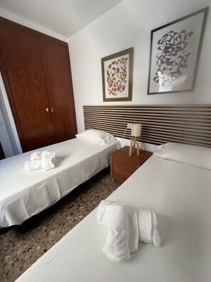 2 bedrooms, desk, iron/ironing board, free WiFi