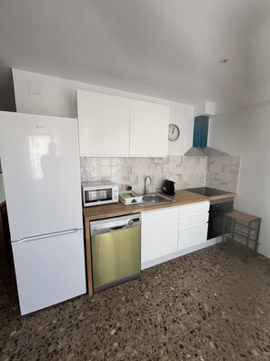Fridge, microwave, oven, stovetop - Comfort & Relaxation in the center of Calafell (Calafell)