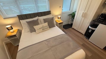 WiFi, bed sheets