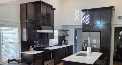 Rock River Escape with Firepit – Perfect for Friends, Families & Romantic Stays