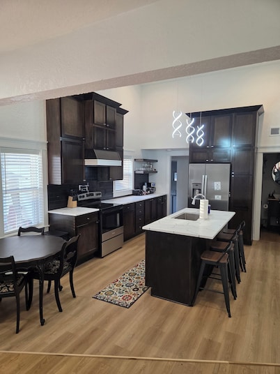 Rock River Escape with Firepit – Perfect for Friends, Families & Romantic Stays