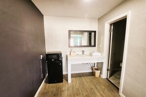Interior - Travel Inn by OYO Hwy 80 - Jackson (Jackson)