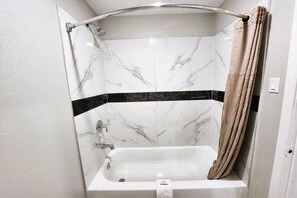 Room - Travel Inn By Oyo, Hwy 80 - Jackson (Jackson)