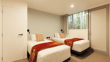 2 bedrooms, iron/ironing board, free WiFi
