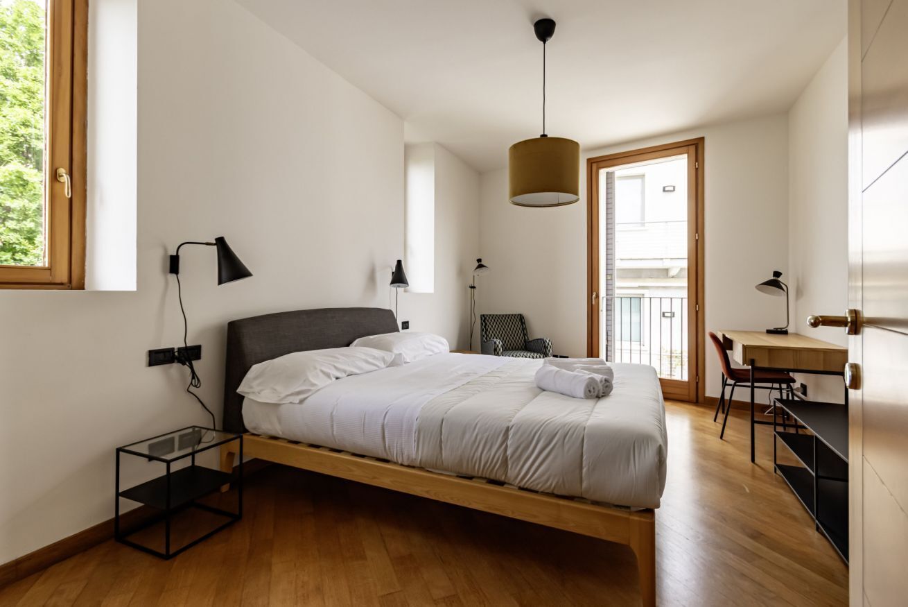1 bedroom, desk, iron/ironing board, WiFi