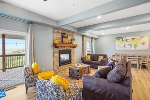 Televisie en een open haard