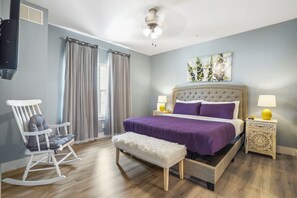 5 slaapkamers, een bureau, een strijkplank/strijkijzer, gratis wifi