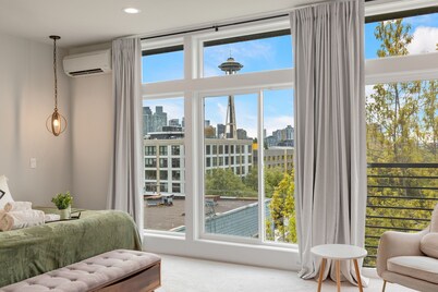 Perch – Modern 3BR/3.5BA Near Space Needle | Great Views!