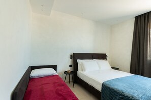 1 habitación, tabla de planchar con plancha, wifi y ropa de cama 