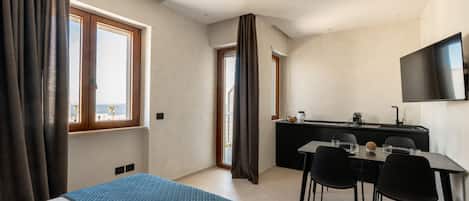 1 habitación, tabla de planchar con plancha, wifi y ropa de cama