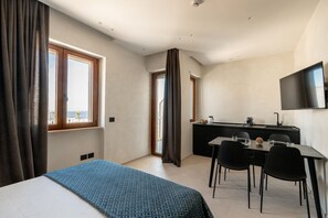 1 slaapkamer, een strijkplank/strijkijzer, wifi, beddengoed