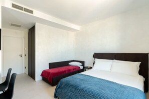 1 habitación, tabla de planchar con plancha, wifi y ropa de cama 