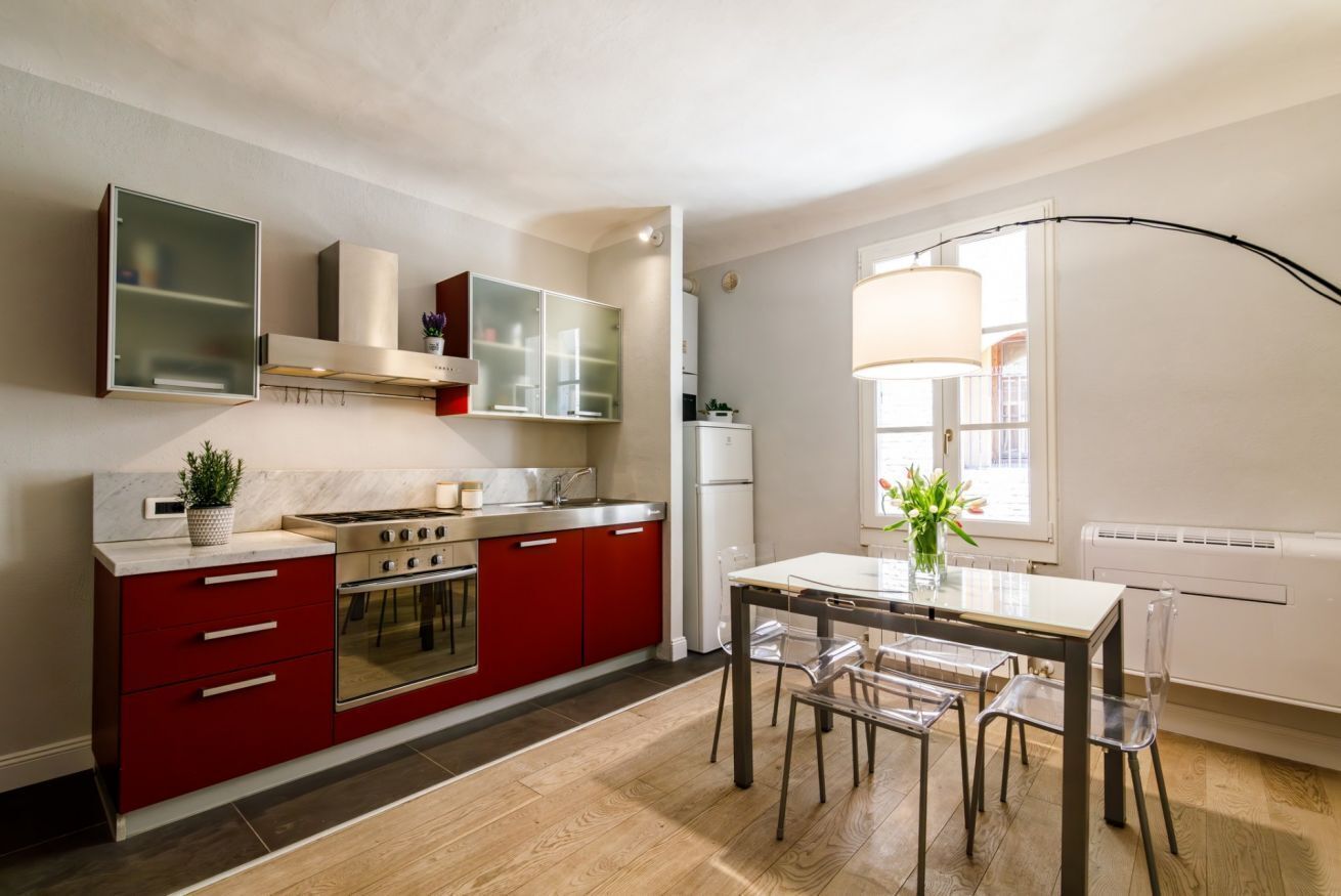 Fridge, oven, stovetop, dishwasher