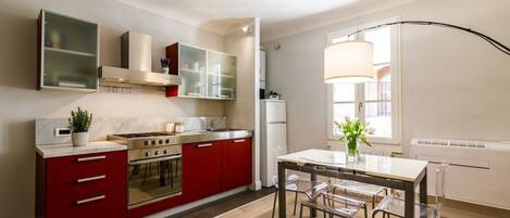 Four, plaque de cuisson, lave-vaisselle, distributeur de glaçons