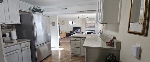 Charming 1-bedroom apartment in delightful Tacoma with WiFi