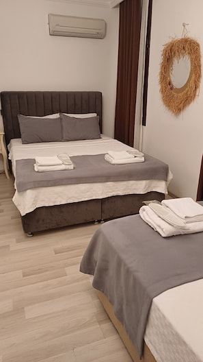 Room - Cunda Palace Otel (Ayvalik)
