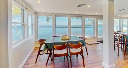 Lakefront house w/ views, beach, fireplace, firepit, central air, arcade games
