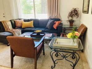 Smart TV, books - Dafna, Unit 5 - Cozy and stylish 3-bedroom house in quiet nature setting (Cromberg)