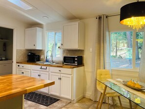 Fridge, microwave, oven, stovetop - Dafna, Unit 5 - Cozy and stylish 3-bedroom house in quiet nature setting (Cromberg)