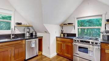 Micro-ondes, four, plaque de cuisson, lave-vaisselle