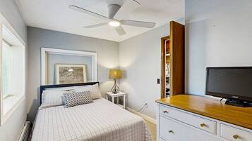 2 bedrooms, Internet, bed sheets