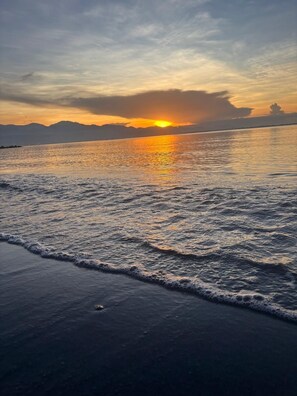 Espreguiçadeiras, toalhas de praia 