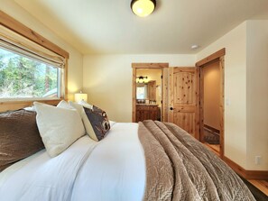 3 chambres, fer et planche à repasser, lit parapluie, Wi-Fi gratuit