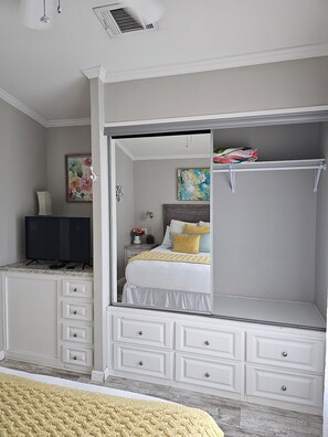 1 bedroom, iron/ironing board, travel cot, WiFi