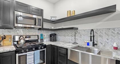 Charming 2-Bedroom House FAMILY FRIENDLY & COZY