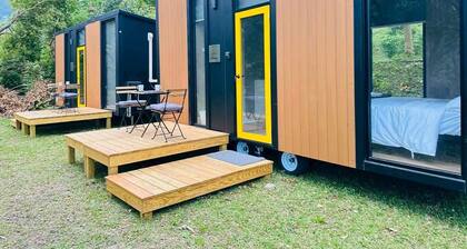 Wild Look Secret Cabin 2 by Tiny Away (野Look秘境小屋2)