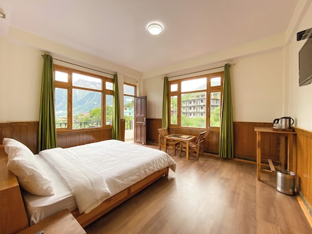Deluxe Double Room, Balcony, Mountain View. Hotel Kalpa Retreat