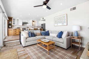 TV, fireplace - 2 bedroom Rio Del Mar Apt - Stunning Ocean Views (Aptos)