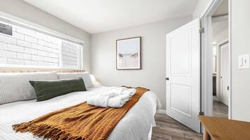 2 bedrooms, travel cot, WiFi, bed sheets