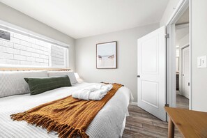 2 bedrooms, travel cot, WiFi, bed sheets - 2 bedroom Rio Del Mar Apt - Stunning Ocean Views (Aptos)