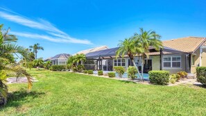 Exterior - Oyster Creek - gated golfing community with water and preserve views, golf cart included (Englewood)