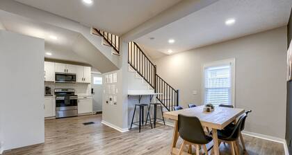 Dundee Delight 3Br2Ba sleeps 9, central Omaha, heart of historical neighborhood