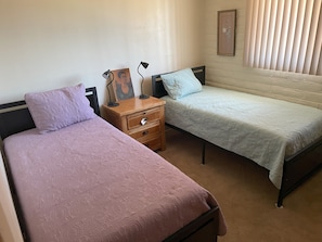 3 bedrooms, desk, iron/ironing board, free WiFi