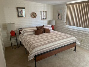 3 bedrooms, desk, iron/ironing board, free WiFi - 3-bedroom building in enjoyable Tucson with AC, WiFi (Tucson)