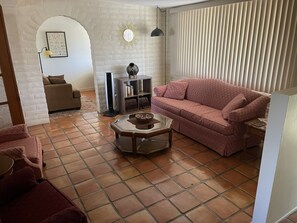 Smart TV, fireplace, video games