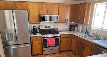 3-bedroom building in enjoyable Tucson with AC, WiFi