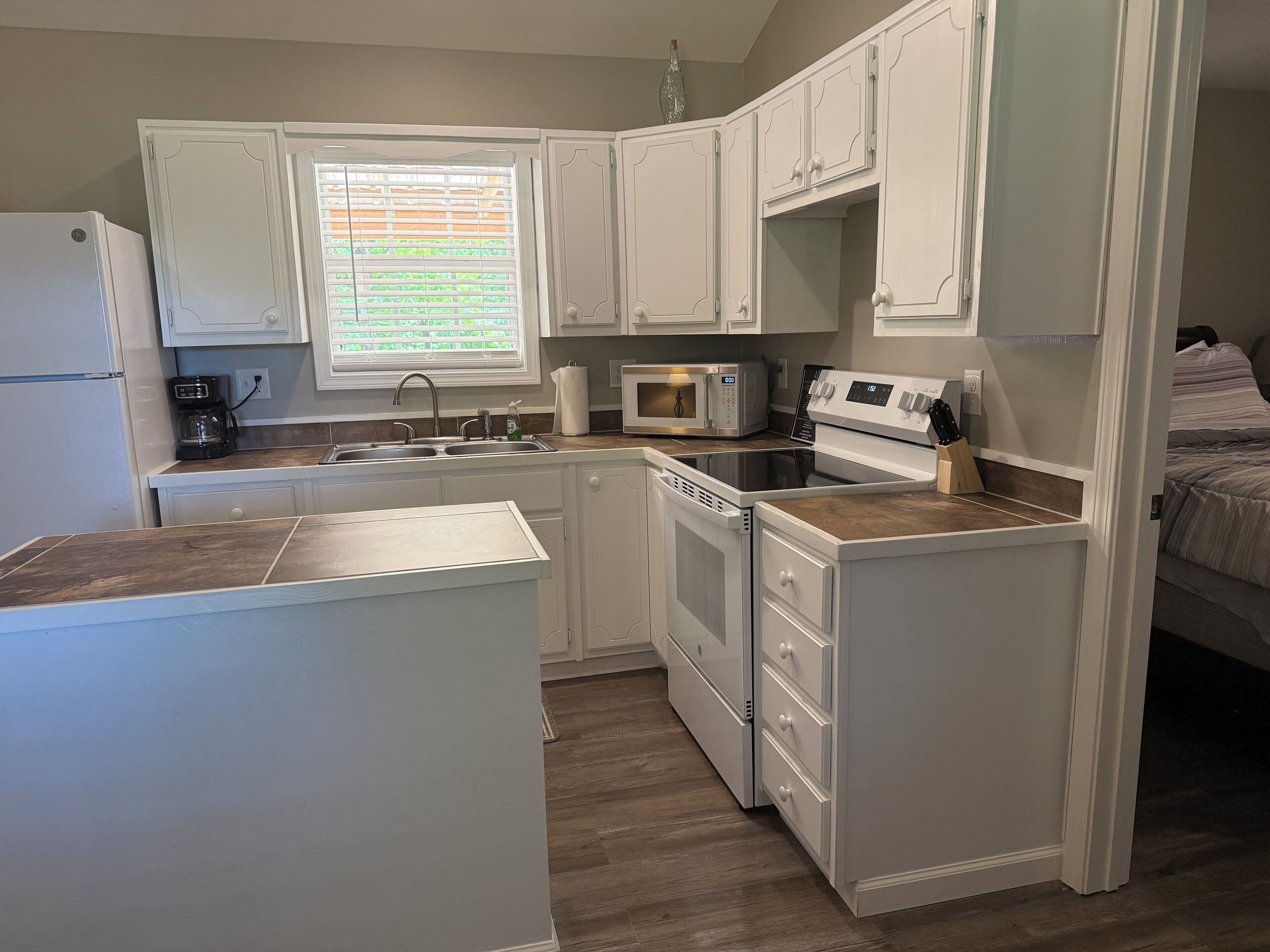 Microwave, oven, stovetop, dishwasher