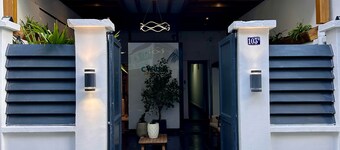 CYRUS HOTEL-HOUSE