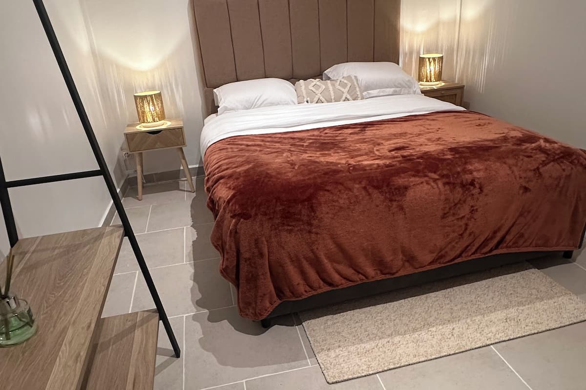 Superior Apartment, 1 Queen Bed with Sofa bed, Non Smoking | 1 bedroom, Select Comfort beds, individually decorated