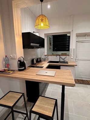 Superior Apartment, 1 Queen Bed with Sofa bed, Non Smoking | Private kitchen | Fridge, microwave, espresso maker, coffee/tea maker