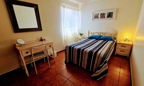 2 bedrooms, WiFi, bed sheets - Cozy Private Rooms in Safe Family Home – Great Location in Ensenada (Ensenada)