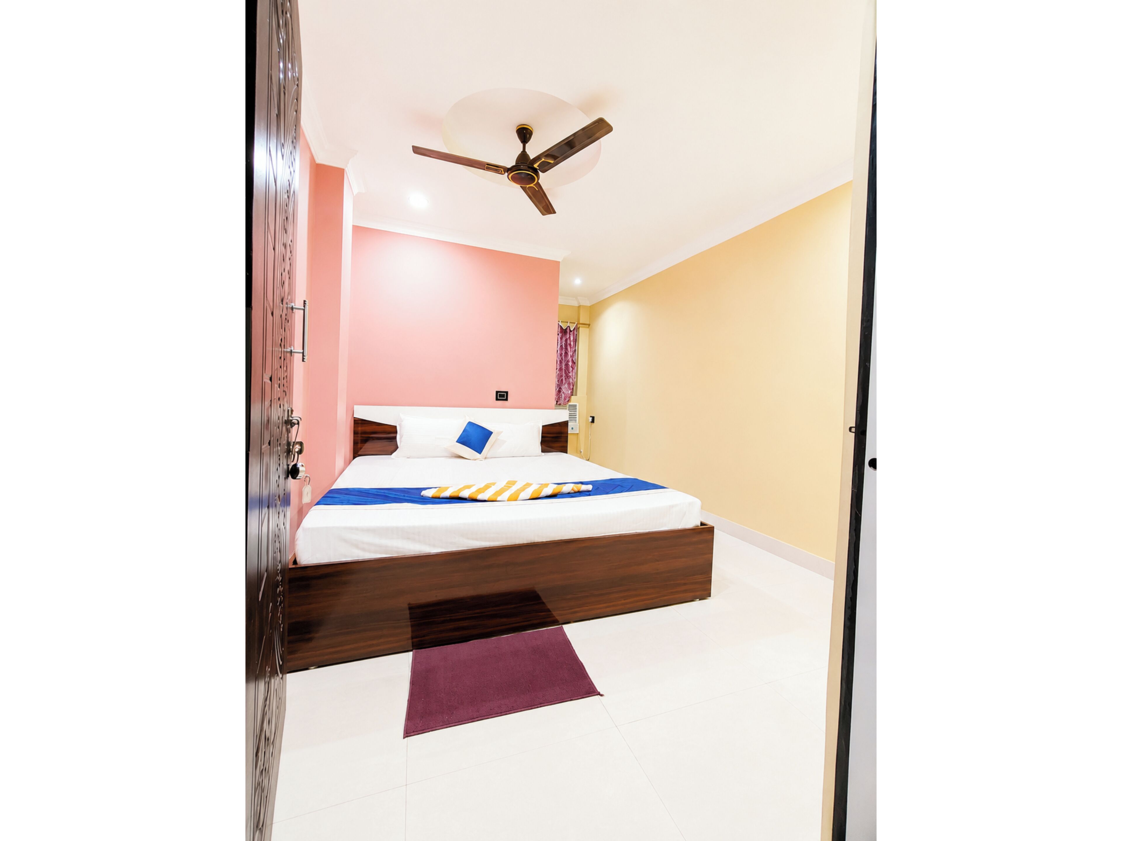 Deluxe Double Room, Multiple Beds, Air conditioning | Hypo-allergenic bedding, desk, laptop workspace, soundproofing